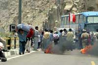 Bloqueo de carrtera central por mineros