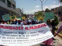 Protesta de comuneros contra minera