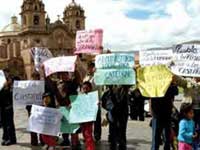 Protesta de ex trabajadores del arzbispopado en Cusco