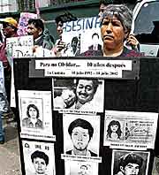 Manifestación de los familiares  del genocidio de La Cantuta