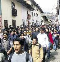 Manifestación de estudiantes de Cajamarca contra la minera Yanacocha