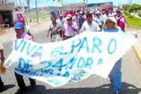 Marcha de protesta de trabajadores municipales de Chimbote