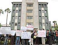 Protesta de trabajadores de Hospital Militar