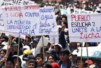 Demonstration gegen das Bergbauunternhemen Yanacocha