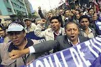 Zentraler Protestmarsch der streikenden Universitätsdozenten in Lima