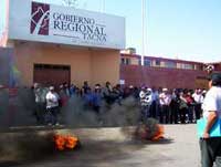 Proteste von Angestellten des Bildungsministerium in Tacna