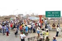 Blockade der internationalen Brücke zwischn Peru und Ecuador