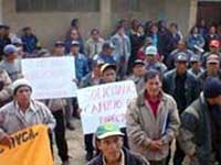 Demonstration der streikenden Angestellten des Verkehrsministeriums in Huancavelica