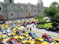Demonstration von Taxifahrern in Arequipa
