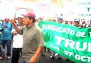 Trabajadores de la papelera Trupal en Trujillo